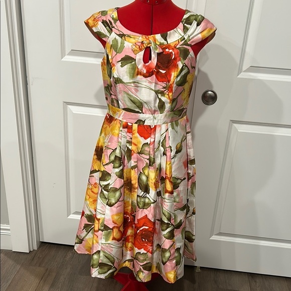 Signature by Robbie Bee Floral A-Line Keyhole Midi Dress Cap Sleeves Size 6 - Picture 1 of 6